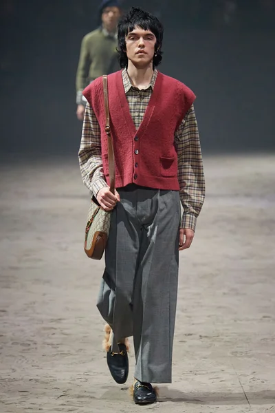 Look 5